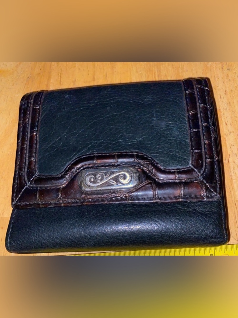 V! Brighton Pebble leather Tri Fold Wallet Black Brown Patent Leather Trim Purse